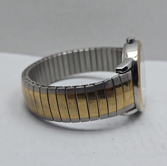 Mens Timex R6 Date Indiglo Two Tone Quartz Analog Watch New Battery - Picture 9 of 13